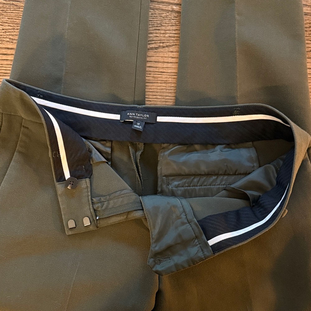 Ann Taylor Women's Olive Cropped Pants - Picture 3 of 3